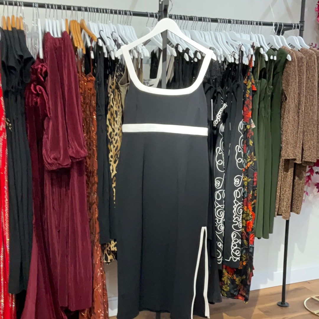90s Classic Black and White Dress- PLUS SIZE - 10 90s Classic Black and White Dress- PLUS SIZE - 10