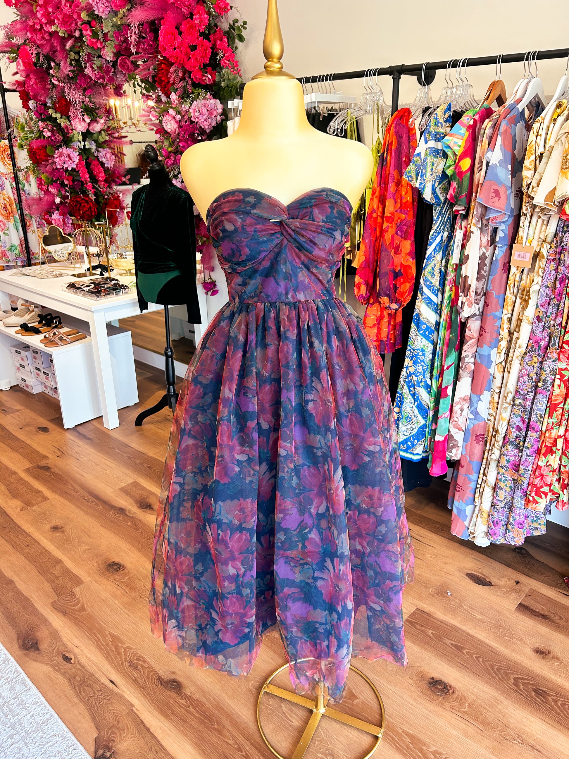 lorelai purple dress Lorelai Gilmore's Most Ridiculous Outfits